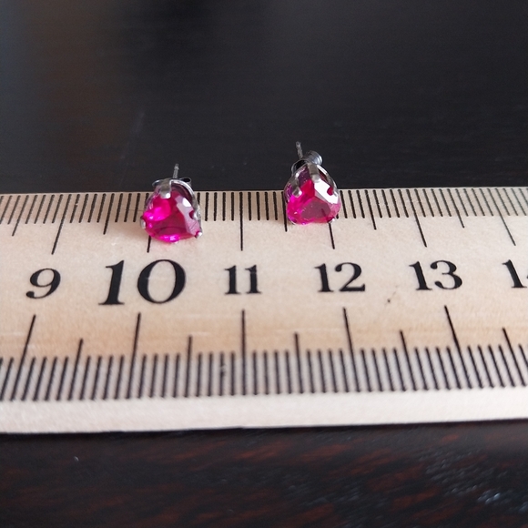 Levin & Meyer  Red Heart Stud Sterling Silver - Picture 10 of 15